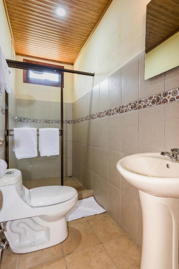 Hotel Casa Madonna Monteverde Bagian luar foto