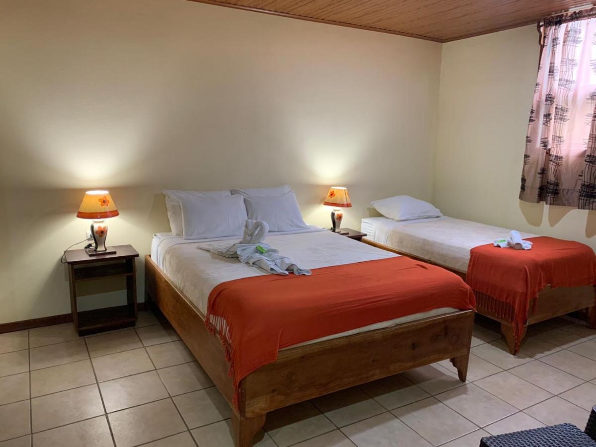 Hotel Casa Madonna Monteverde Bagian luar foto